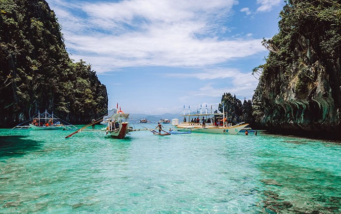 Cheap Hotels Near International Attractions for Budget Travelers