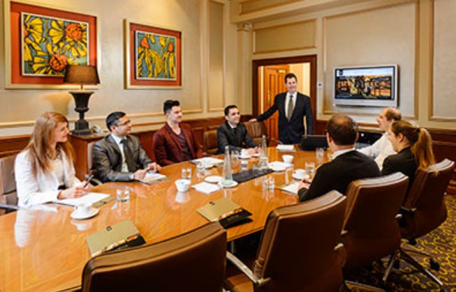 Hospitable Hotels With Conference Rooms And Meeting Facilities